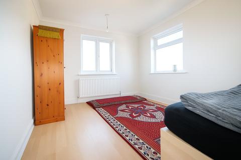 undefined, Teesdale  Court, Greater London TW7