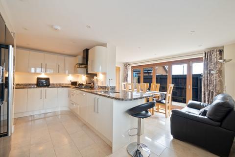 3 bedroom end of terrace house for sale, The Hythe, Ely CB6
