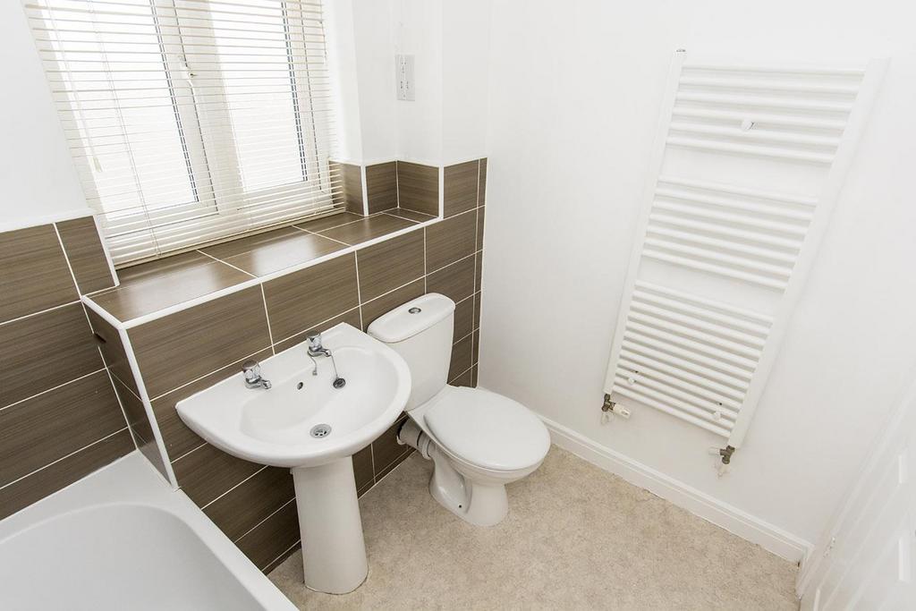 Family Bathroom Photo Two