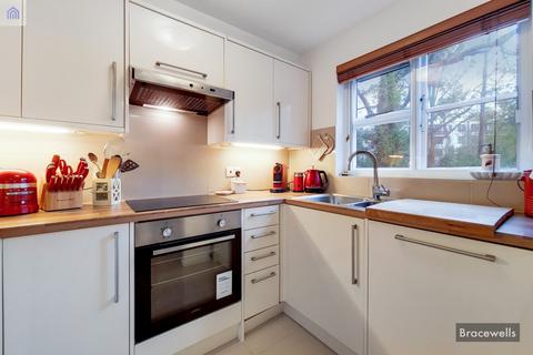 undefined, Pages Hill, London N10
