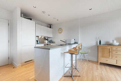 2 bedroom apartment for sale, Cobblestone Square, E1W