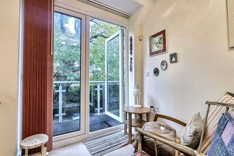 2 bedroom flat for sale, Chandlers Ford