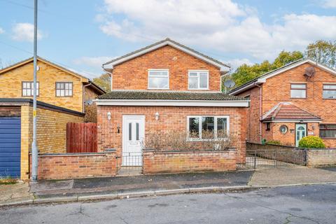 4 bedroom detached house for sale, Amhurst Gardens, Belton