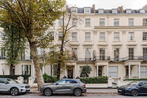 Clifton Gardens, Little Venice W9