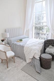 2 bedroom flat for sale, Clifton Gardens, Little Venice W9