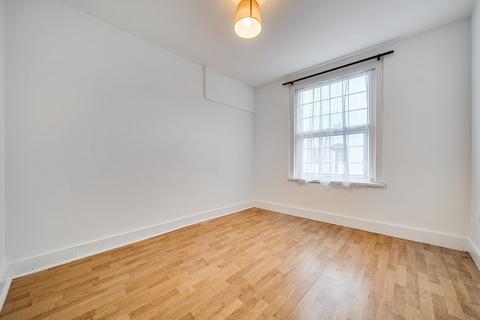 2 bedroom flat to rent, Deptford High Street, London, SE8