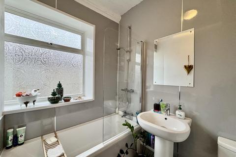 undefined, Westgate, Almondbury, Huddersfield, HD5 8XF