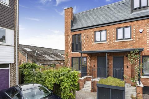 undefined, Forge Close, Reading RG4