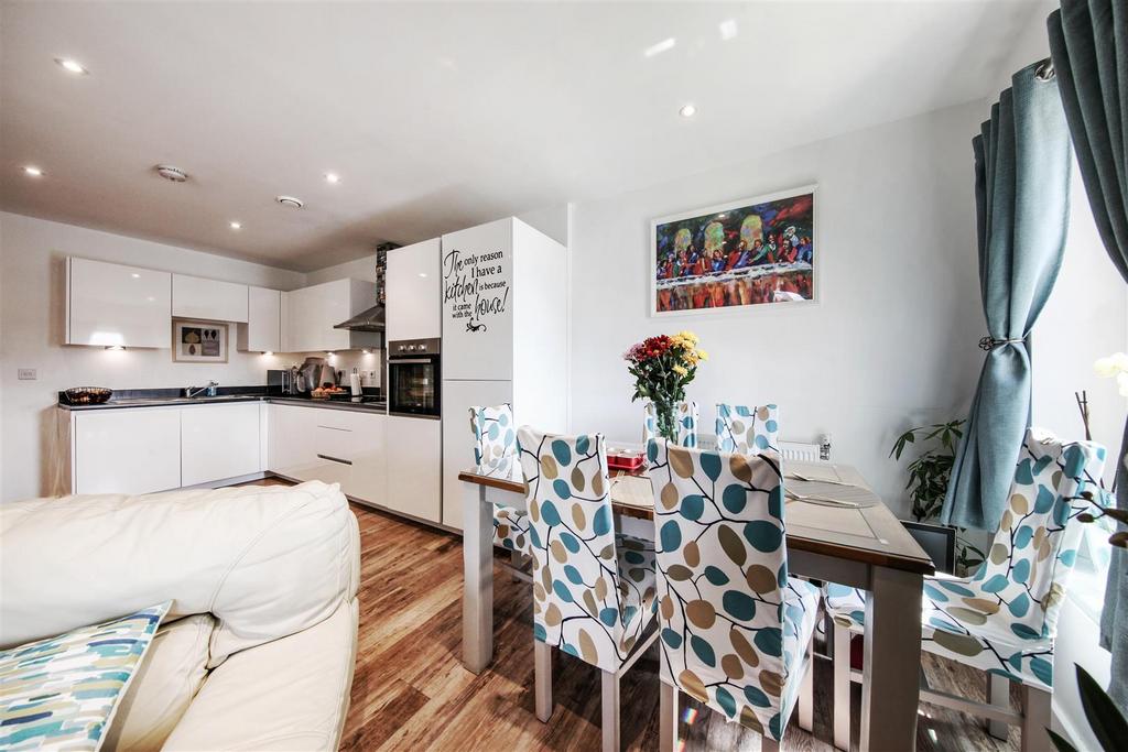 Flat 8, Canaletto Court - 28 Leri OZdwpl Rt Y9n3l G.jpg