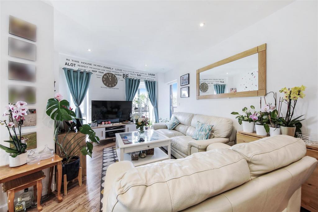 Flat 8, Canaletto Court - l8 X1k2s G4nc Sl ACo2 FIL.jpg