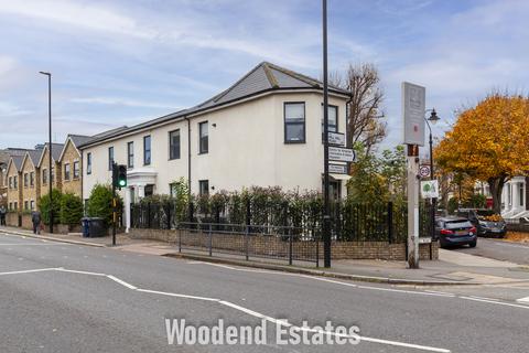undefined, Gunnersbury Lane, London W3