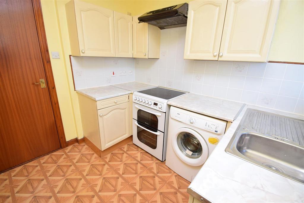 Kitchen (2).jpg
