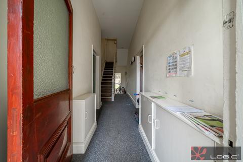 undefined, 1, Liverpool L22