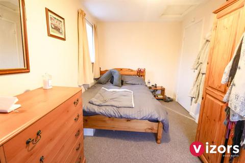 1 bedroom semi-detached house for sale, Henley Drive, Droitwich,