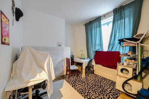 2 bedroom flat for sale, Malden Road, Kentish Town, London, NW5