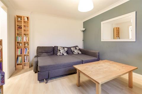 undefined, Craister Court, Cambridge CB4