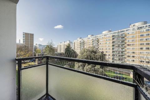 2 bedroom flat to rent, Churchill Gardens, Pimlico, London, SW1V