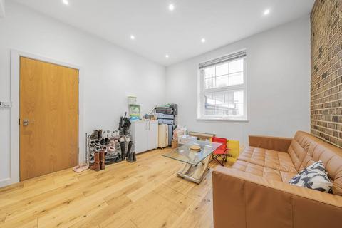 2 bedroom flat to rent, Upper Tachbrook Street, Victoria, London, SW1V