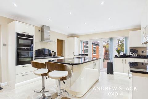 4 bedroom detached house for sale, Fackley Road, Sutton-in-ashfield NG17