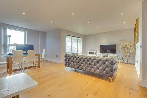 undefined, Leigh-on-sea SS9