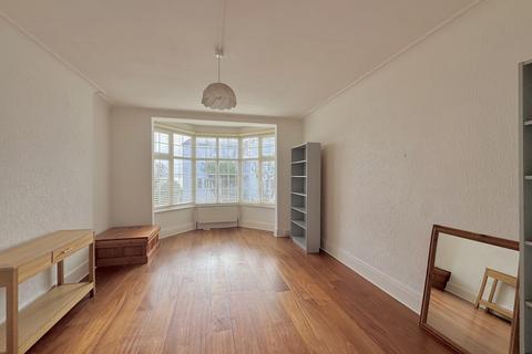 3 bedroom apartment for sale, Ravens Court, Alexandra Road, Southend-on-Sea, Essex, SS1