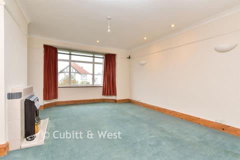 2 bedroom flat for sale, Dover Road, Worthing BN11