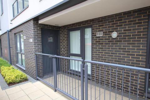 2 bedroom apartment to rent, Guildford Road, Woking GU22