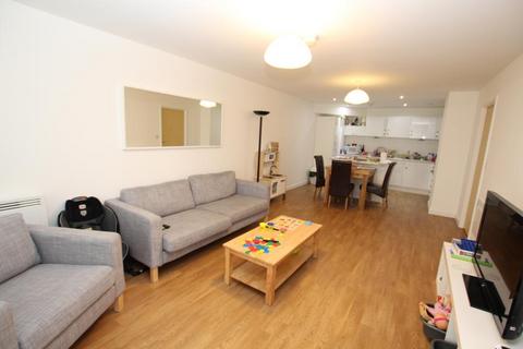 2 bedroom apartment to rent, Guildford Road, Woking GU22