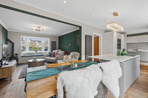 3 bedroom detached house for sale, Callcott Drive, Kettering NN15