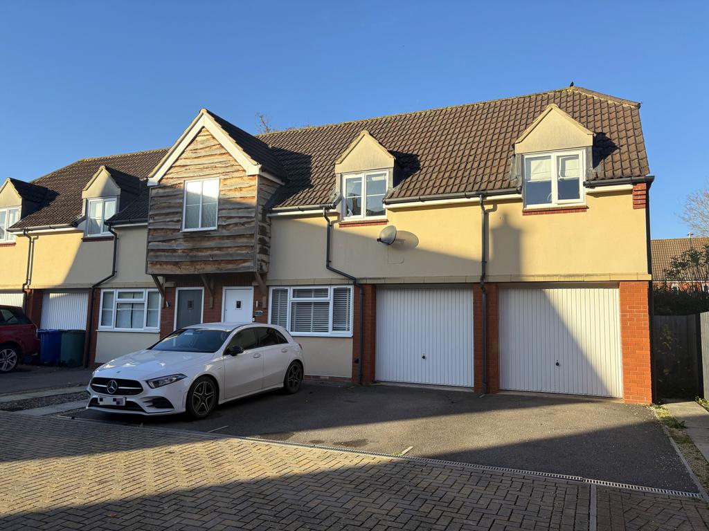 2 Bedroom Semi Detached Coach House for Sale