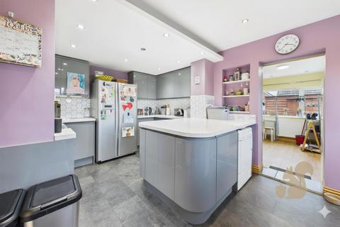 4 bedroom detached bungalow for sale, Canhams Road, Great Cornard