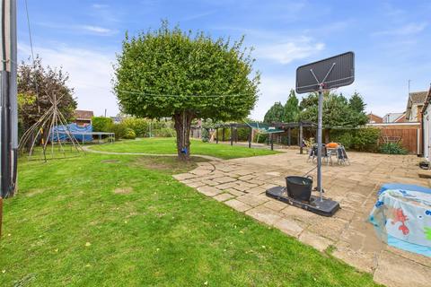 4 bedroom detached bungalow for sale, Canhams Road, Great Cornard