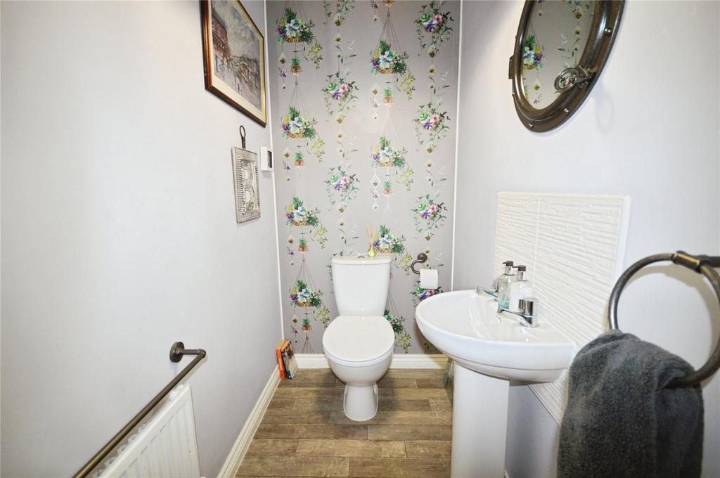 Cloakroom/Wc
