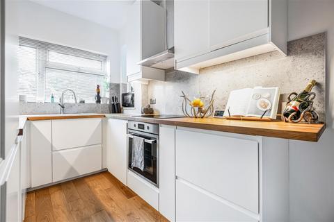 2 bedroom maisonette for sale, Nether Street, London N12