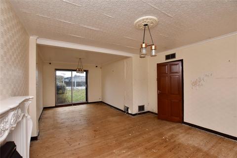 3 bedroom semi-detached house for sale, Shaftesbury Drive, Heywood, Greater Manchester, OL10