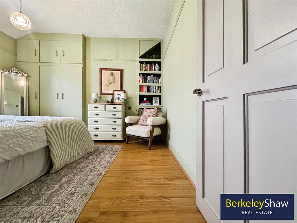 Bedroom 2 (2)