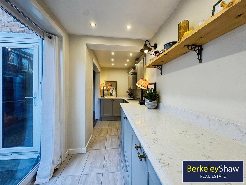 Kitchen (2)