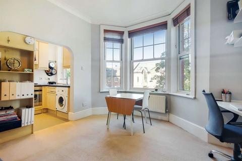 1 bedroom flat for sale, Gauden Road, London SW4