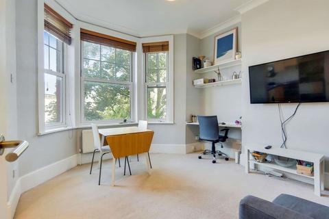 1 bedroom flat for sale, Gauden Road, London SW4