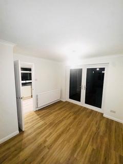 3 bedroom house to rent, Caldicott Close, Beddau
