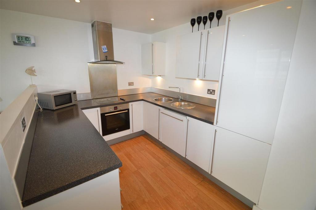 Warley Ave RM8