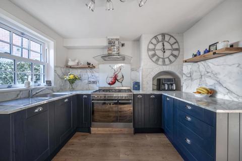 2 bedroom terraced house for sale, Church Fields, West Malling