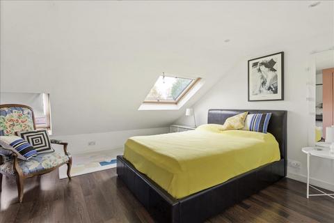 2 bedroom apartment to rent, Gastein Road, Hammersmith, London, W6