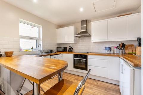 Studio for sale, Bramley Road, London, W10