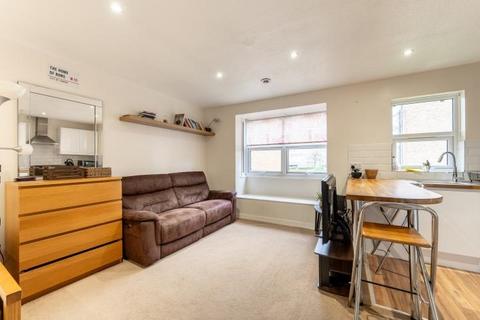 Studio for sale, Bramley Road, London, W10