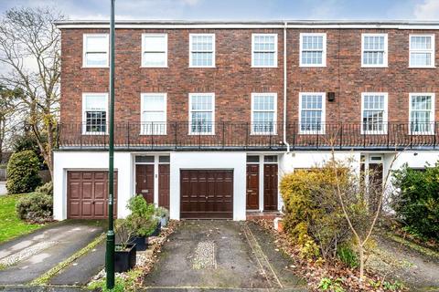 undefined, Broom Park, Teddington TW11