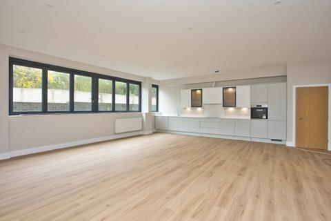 2 bedroom flat to rent, Crabble Hill, Dover, Kent, CT17