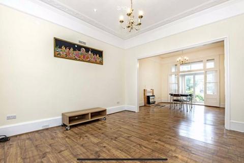 6 bedroom detached house to rent, Nightingale Road, London NW10