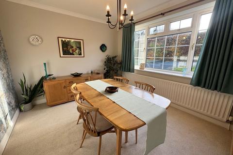 undefined, Glen View Close, Nab Wood, Shipley, BD18