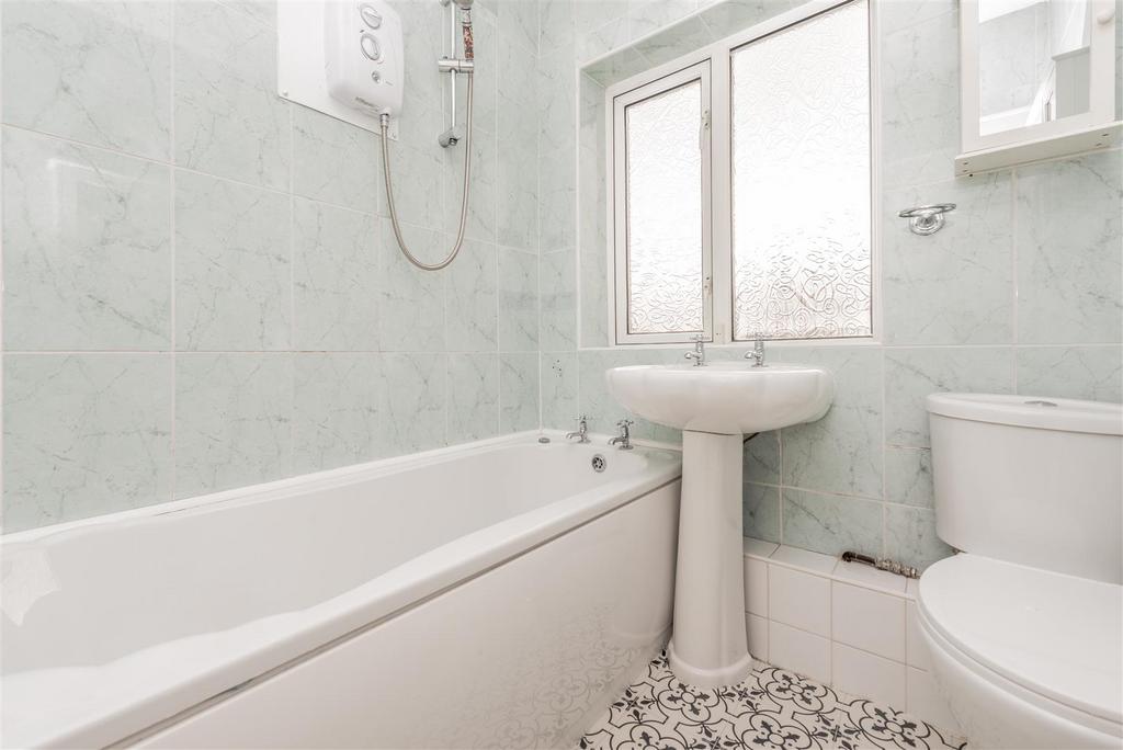 Bathroom / WC: